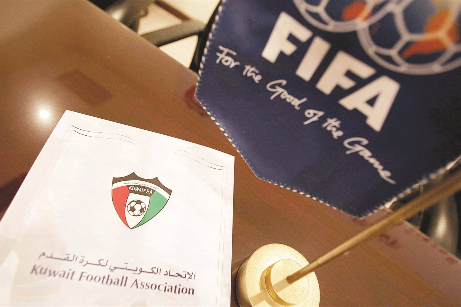 u0645u0644u0641u0627u062a u0645u062du0644u064au0629 u0648u062fu0648u0644u064au0629 u0639u0644u0649 u0645u0627u0626u062fu0629 u00abu0639u0645u0648u0645u064au0629u00bb u0627u062au062du0627u062f u0643u0631u0629 u0627u0644u0642u062fu0645 u0627u0644u0644u064au0644u0629 (u0627u0644u0623u0632u0631u0642 u062fu0648u062a u0643u0648u0645)