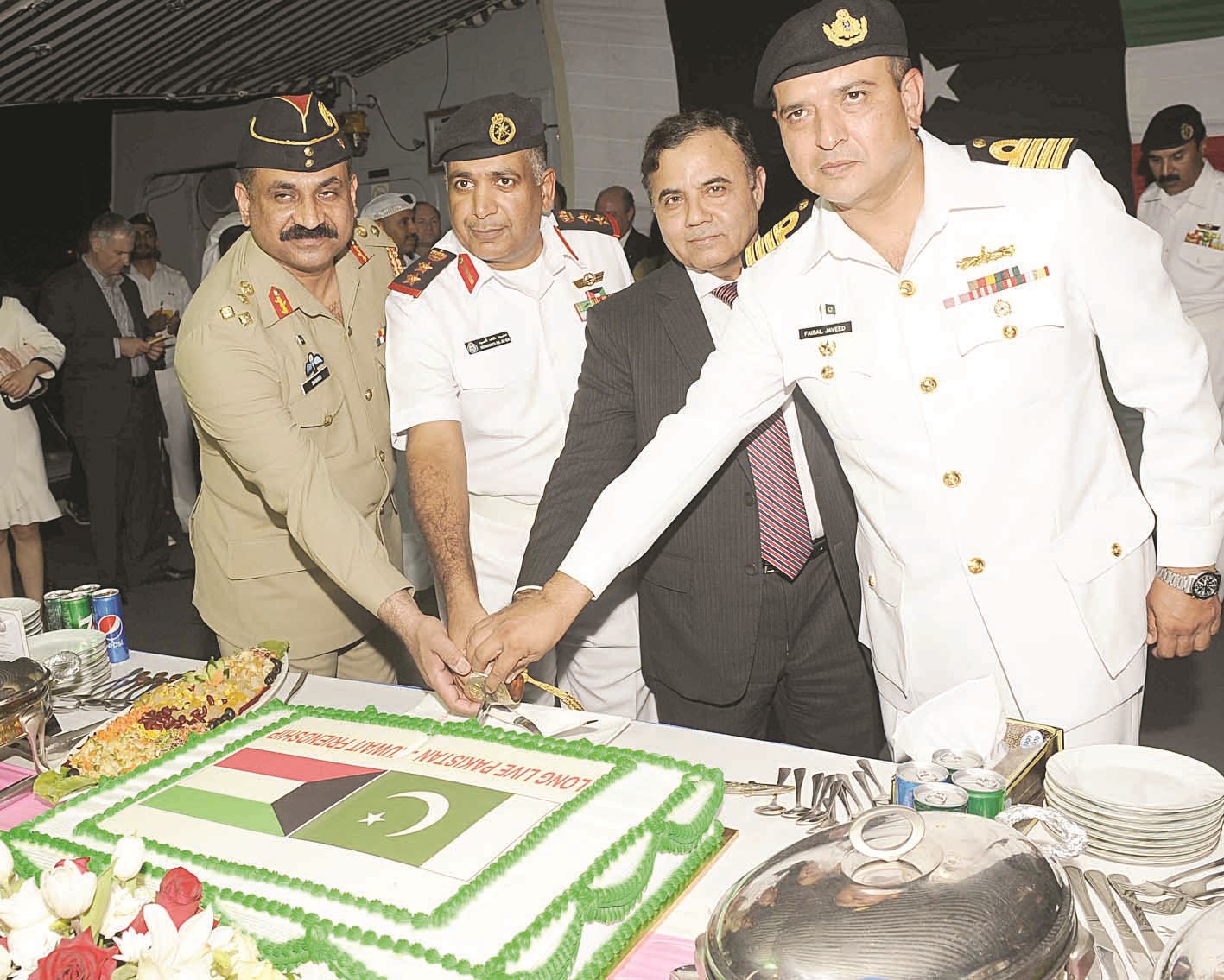 u062cu0627u0646u0628 u0645u0646 u0627u0644u062du0641u0644     (u062au0635u0648u064au0631 u062cu0644u0627u0644 u0645u0639u0648u0636)