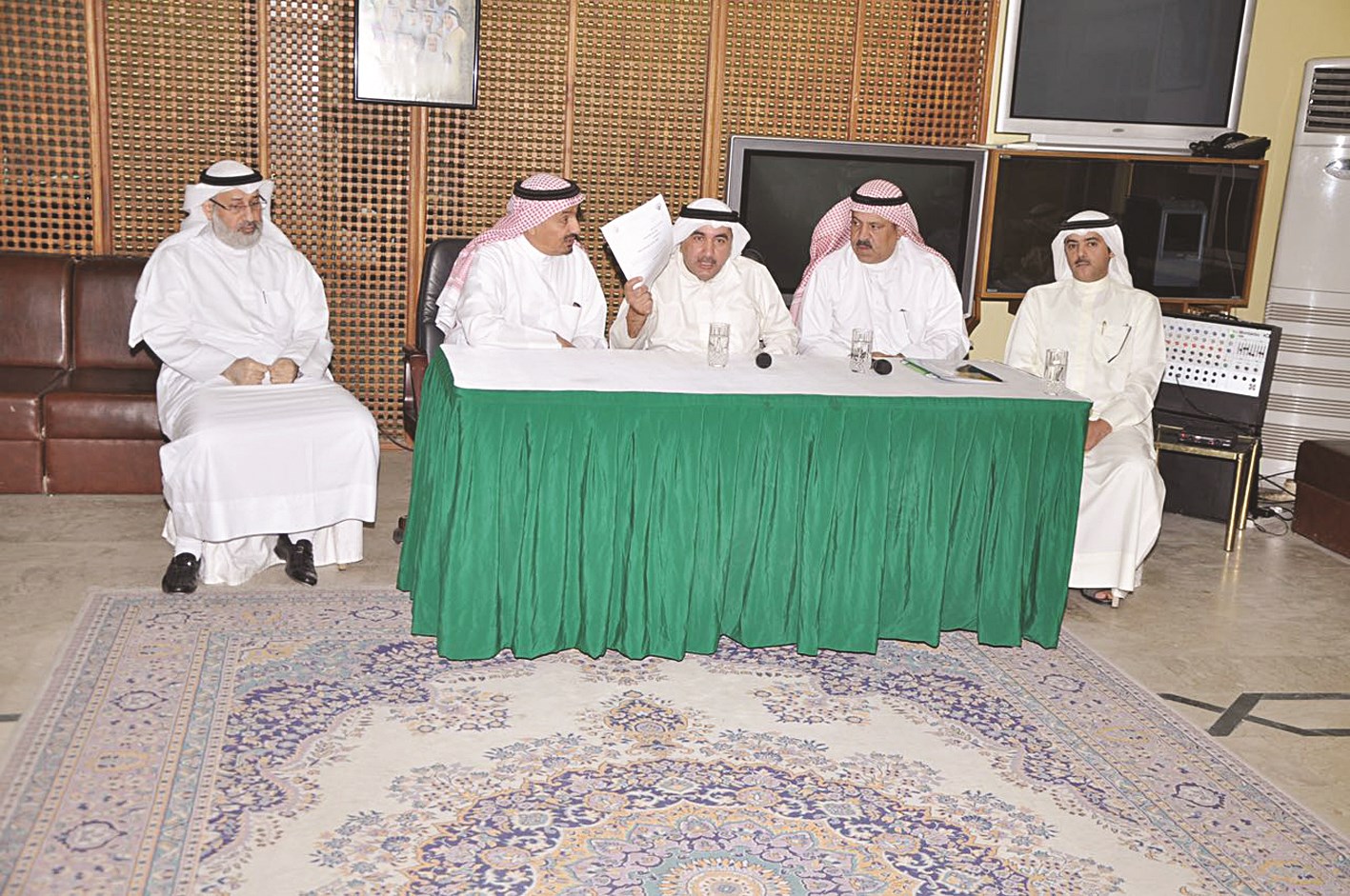 u0627u0644u062du0633u0627u0648u064a u0645u062au0648u0633u0637u0627u064b u0627u0644u0645u062au062du062fu062bu064au0646 u0641u064a u0627u0644u0644u0642u0627u0621