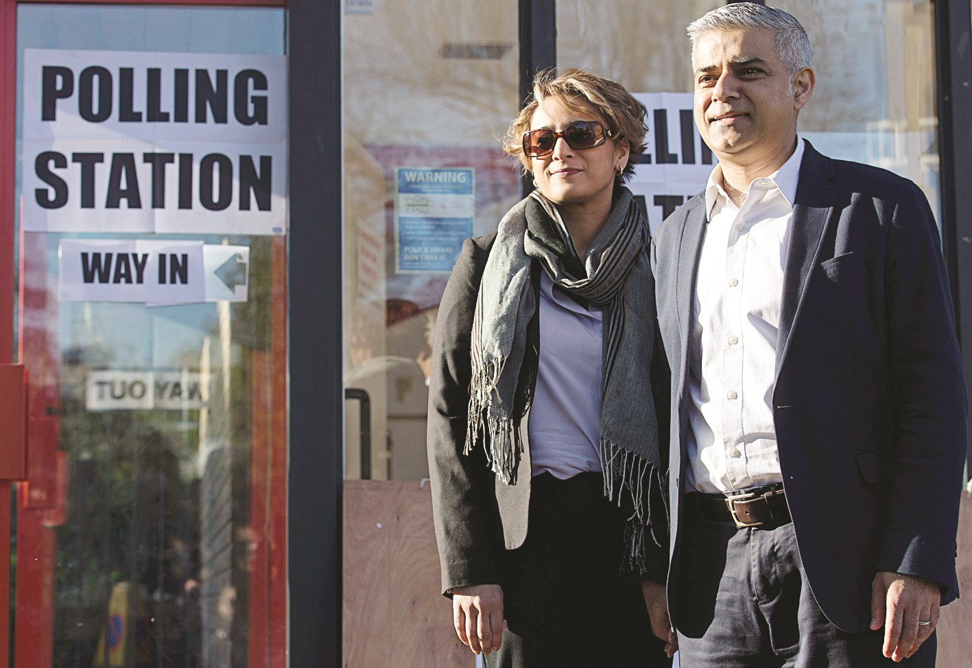 u0635u0627u062fu0642 u062eu0627u0646 u0648u0632u0648u062cu062au0647 u0628u0639u062f u0627u0644u0625u062fu0644u0627u0621 u0628u0635u0648u062au064au0647u0645u0627 (u0623 u0641 u0628)