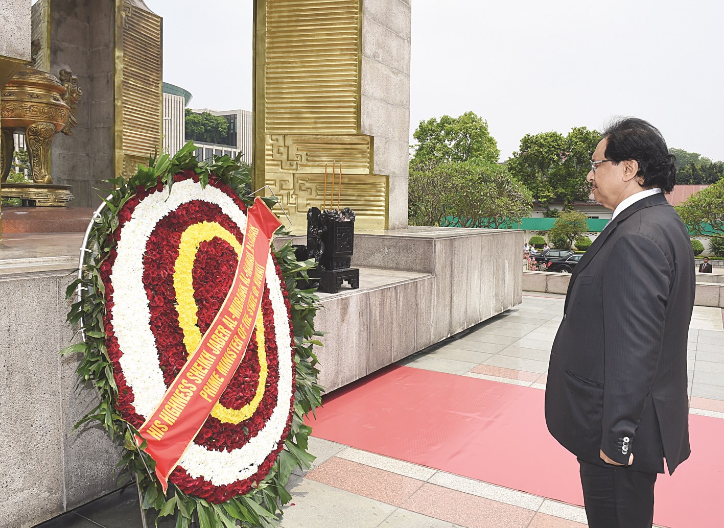 u0627u0644u0645u0628u0627u0631u0643 u064au0636u0639 u0627u0643u0644u064au0644u0627 u0645u0646 u0627u0644u0632u0647u0648u0631 u0639u0644u0649 u0627u0644u0646u0635u0628 u0627u0644u062au0630u0643u0627u0631u064a u0644u0634u0647u062fu0627u0621 u0641u064au062au0646u0627u0645u200e u0642u0628u0644 u0645u063au0627u062fu0631u062au0647