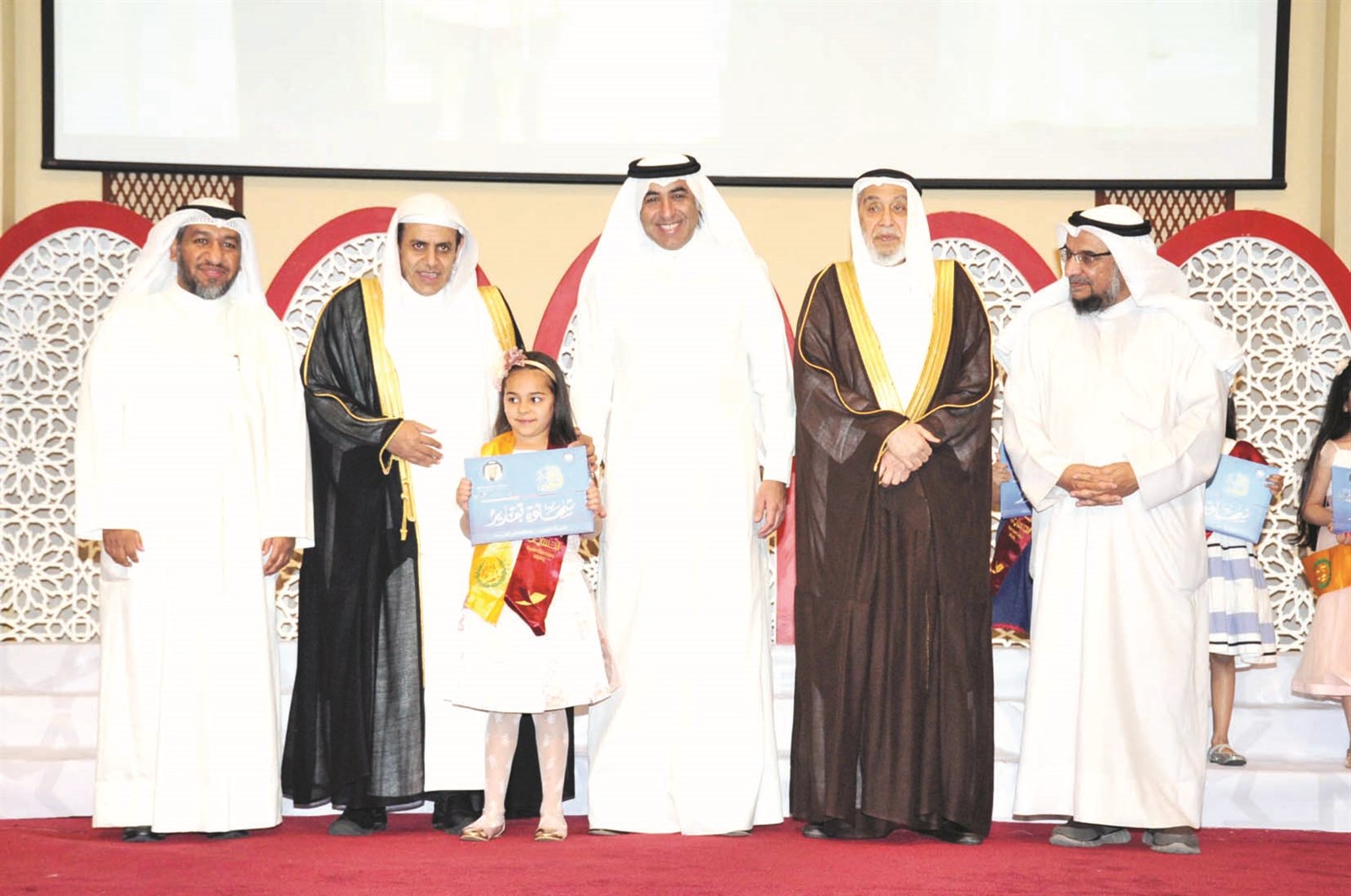 u062au0643u0631u064au0645 u0625u062du062fu0649 u0627u0644u062du0627u0641u0638u0627u062a (u062au0635u0648u064au0631 u0623u0633u0639u062f u0639u0628u062fu0627u0644u0644u0647)