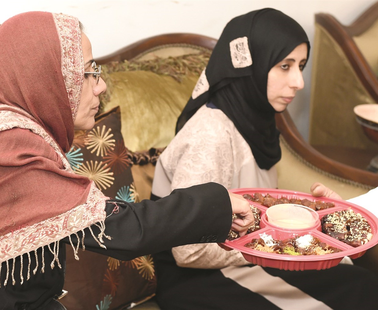 مشاركتان في الوفد النسائي خلال المؤتمر