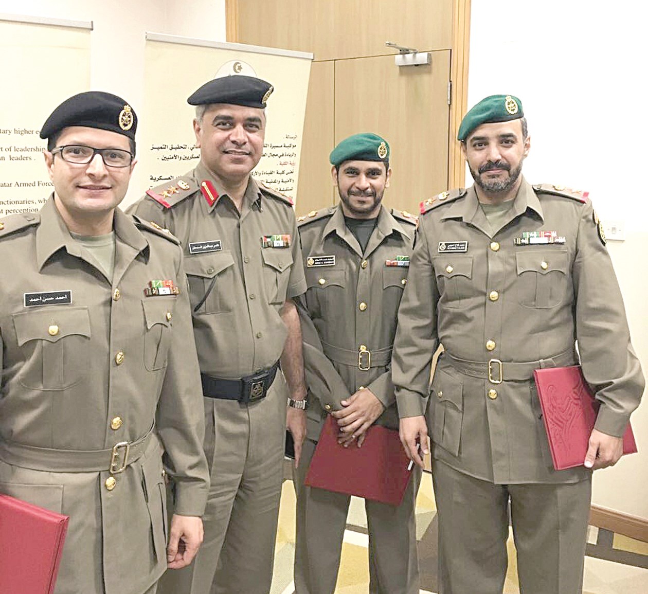 u0627u0644u0633u0645u062du0627u0646 u0645u0639 u0627u0644u0636u0628u0627u0637 u0627u0644u0645u0634u0627u0631u0643u064au0646 u0641u064a u0627u0644u062fu0648u0631u0629