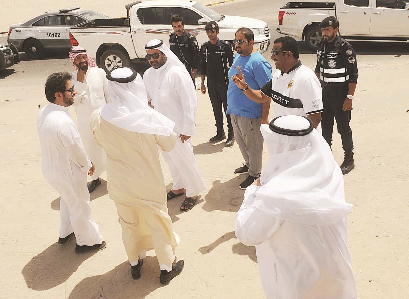 جانب من الفريق المشارك بالحملة