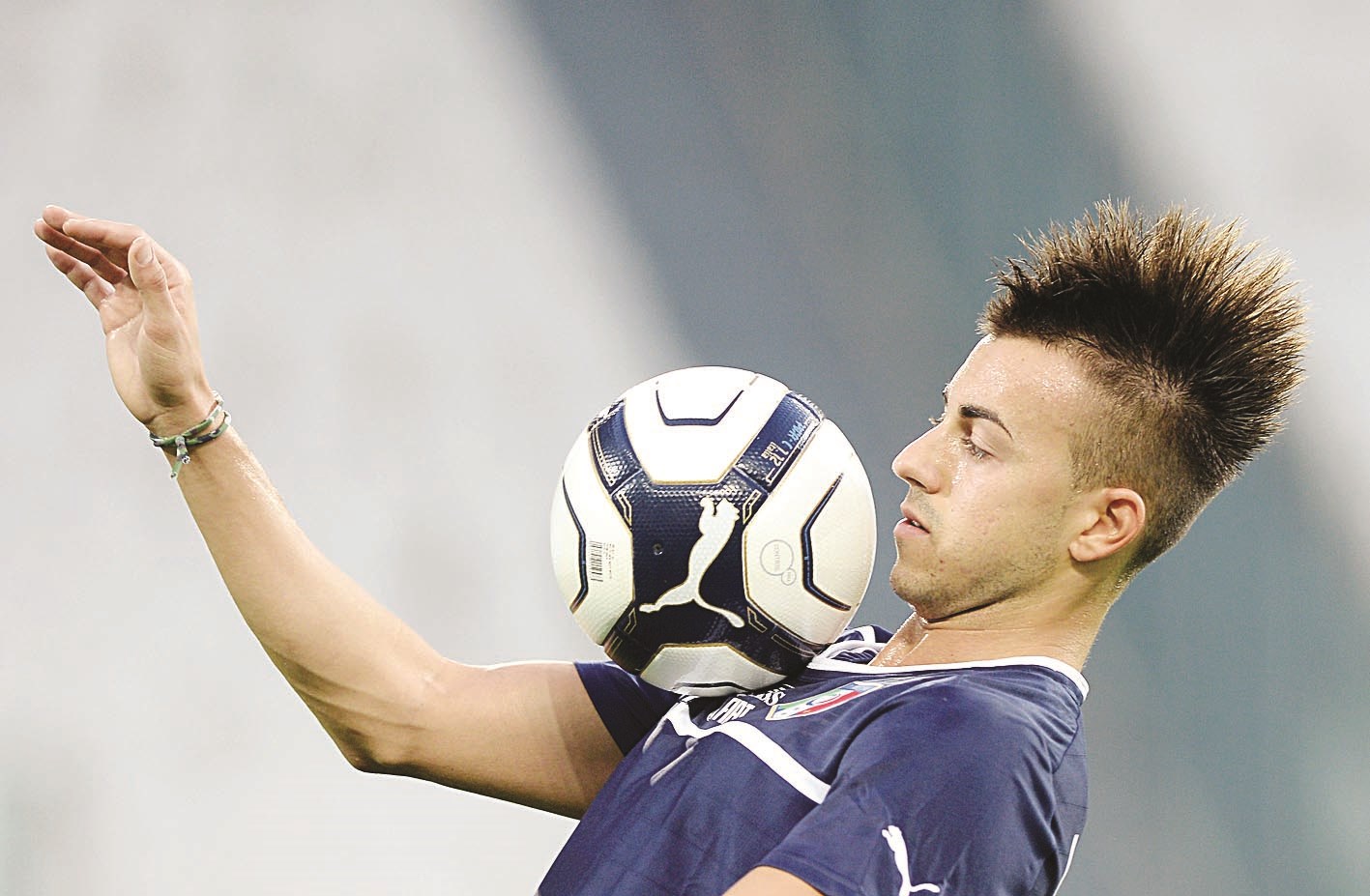 u0627u0644u0634u0639u0631u0627u0648u064a... u0623u062du062f u0627u0644u0648u062cu0648u0647 u0627u0644u0634u0627u0628u0629 u0641u064a u062au0634u0643u064au0644u0629 u0627u0644u0645u062fu0631u0628 u0627u0644u0625u064au0637u0627u0644u064a u0623u0646u062au0648u0646u064au0648 u0643u0648u0646u062au064a