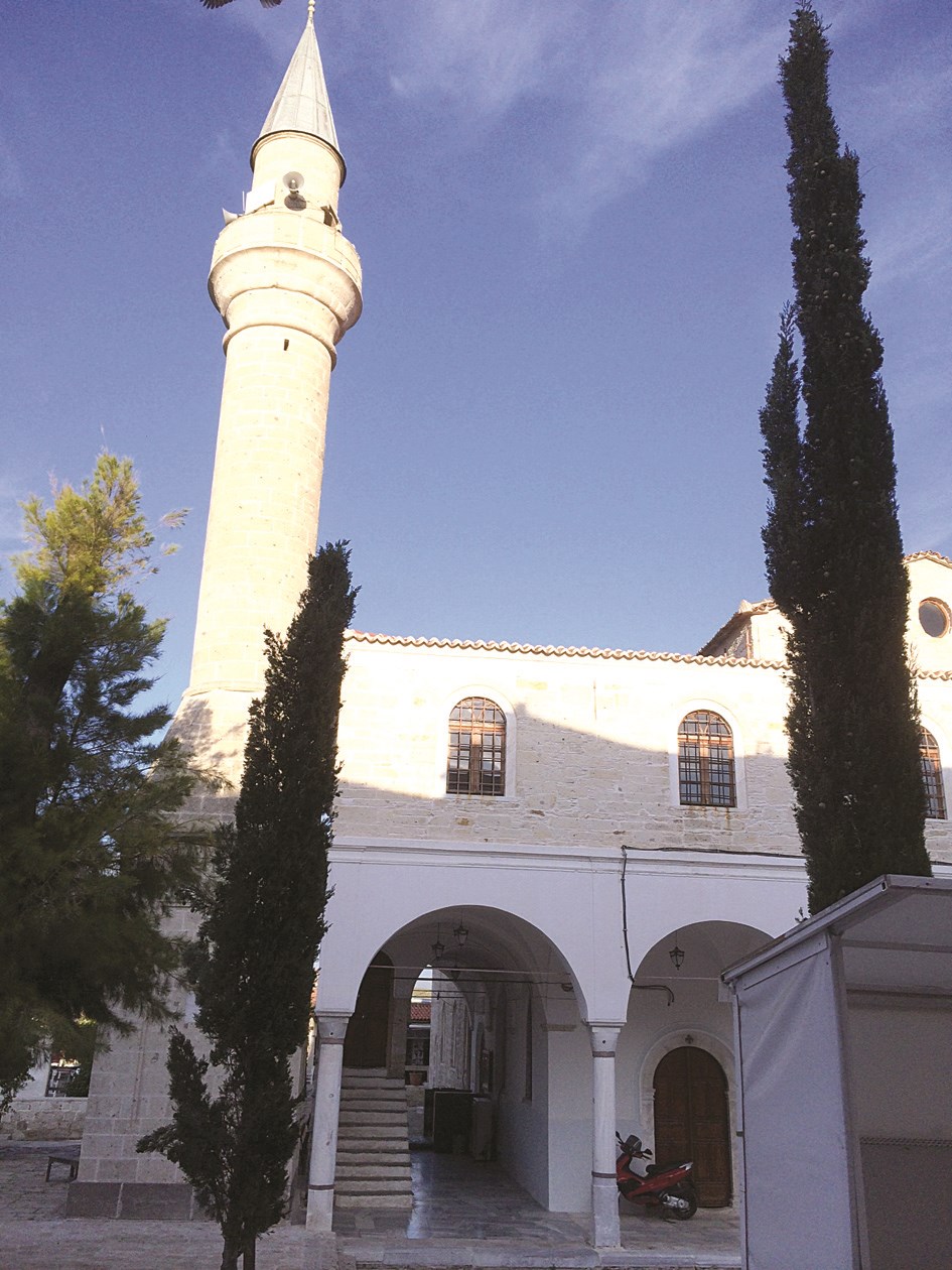 كنيسة في مسجد