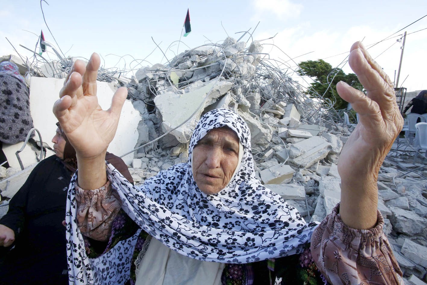 u062cu062fu0629 u0627u0644u0641u0644u0633u0637u064au0646u064a u0645u0631u0627u062f u0623u062fu0639u064au0633 u0623u0645u0627u0645 u0627u0644u0645u0646u0632u0644 u0627u0644u0630u064a u0647u062fu0651u0645u0647 u0627u0644u062cu064au0634 u0627u0644u0625u0633u0631u0627u0626u064au0644u064a u0641u064a u064au0637u0627 (u062f u0628 u0627)