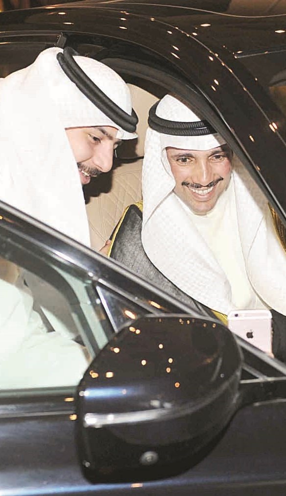 «سيلفي» مع الغانم