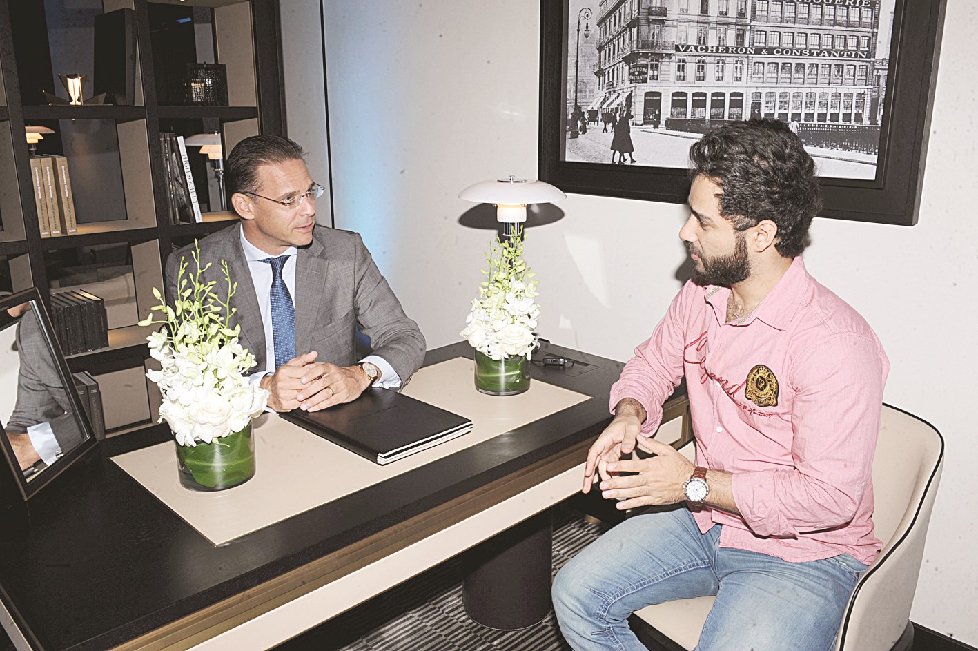 شميدت متحدثاً للزميل علاء محمود