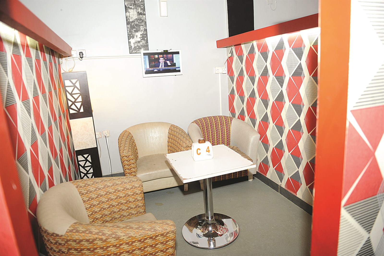 u0643u0628u0627u0626u0646 u0627u0644u0645u0642u0627u0647u064a... u0647u0644 u0647u064a u0645u062eu0627u0644u0641u0629u061f       (u062au0635u0648u064au0631 u062cu0644u0627u0644 u0645u0639u0648u0636)