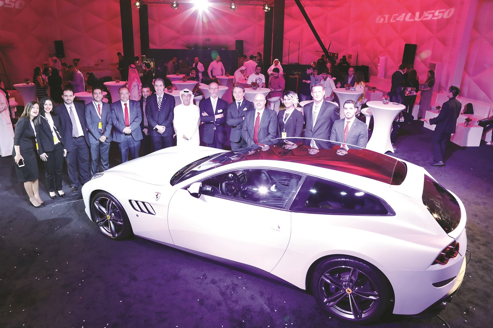 مسؤولو «الزياني» والسفير الإيطالي خلال الحفل