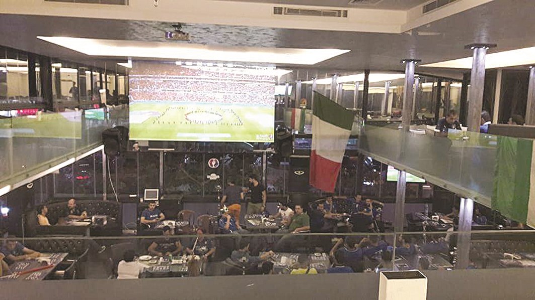 u0645u0634u062cu0639u0648 u0644u0644u0645u0646u062au062eu0628 u0627u0644u0625u064au0637u0627u0644u064a u064au062au0627u0628u0639u0648u0646 u0627u0644u0645u0628u0627u0631u0627u0629 u0623u0645u0627u0645 u0628u0644u062cu064au0643u0627    (u062eu0627u0635 - u00abu0627u0644u0631u0627u064au00bb)