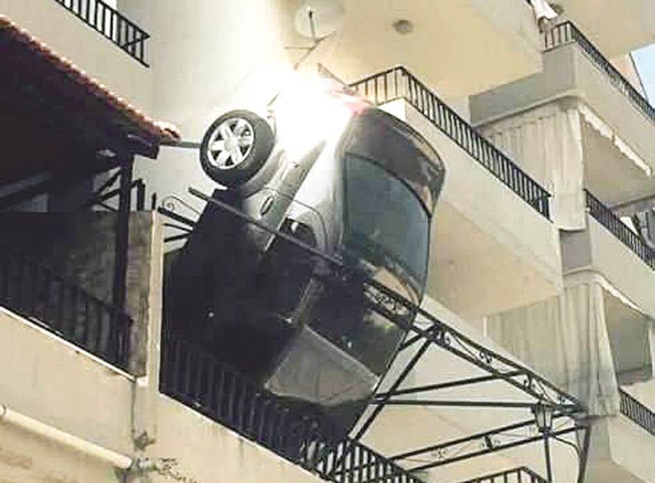 u0627u0644u0633u064au0627u0631u0629 u00abu0627u0644u0637u0627u0626u0631u0629u00bb u0639u0644u0649 u0627u0644u0634u0631u0641u0629