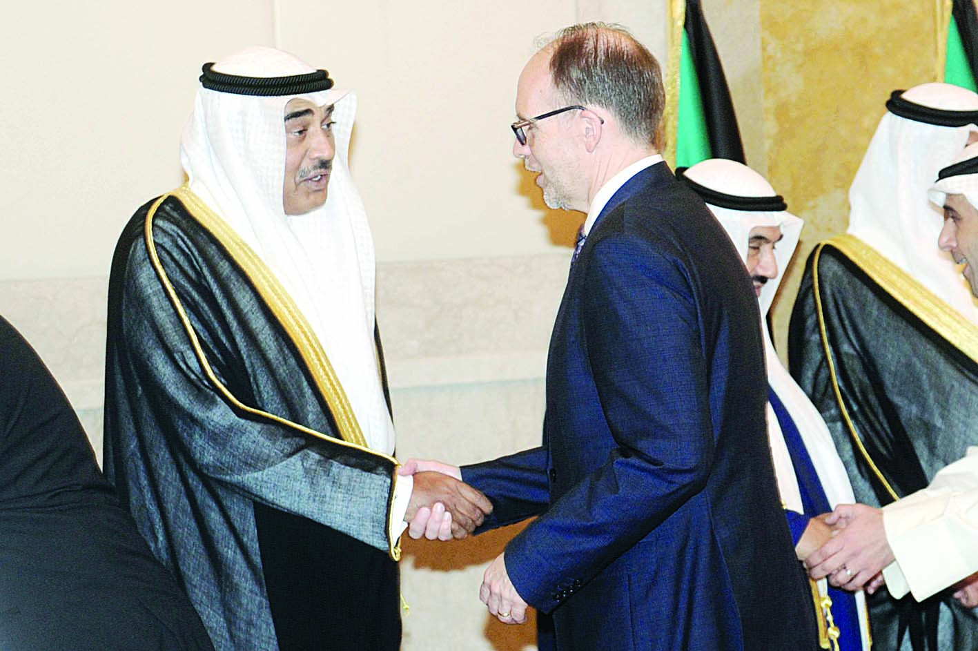 السفير الأميركي مهنئا