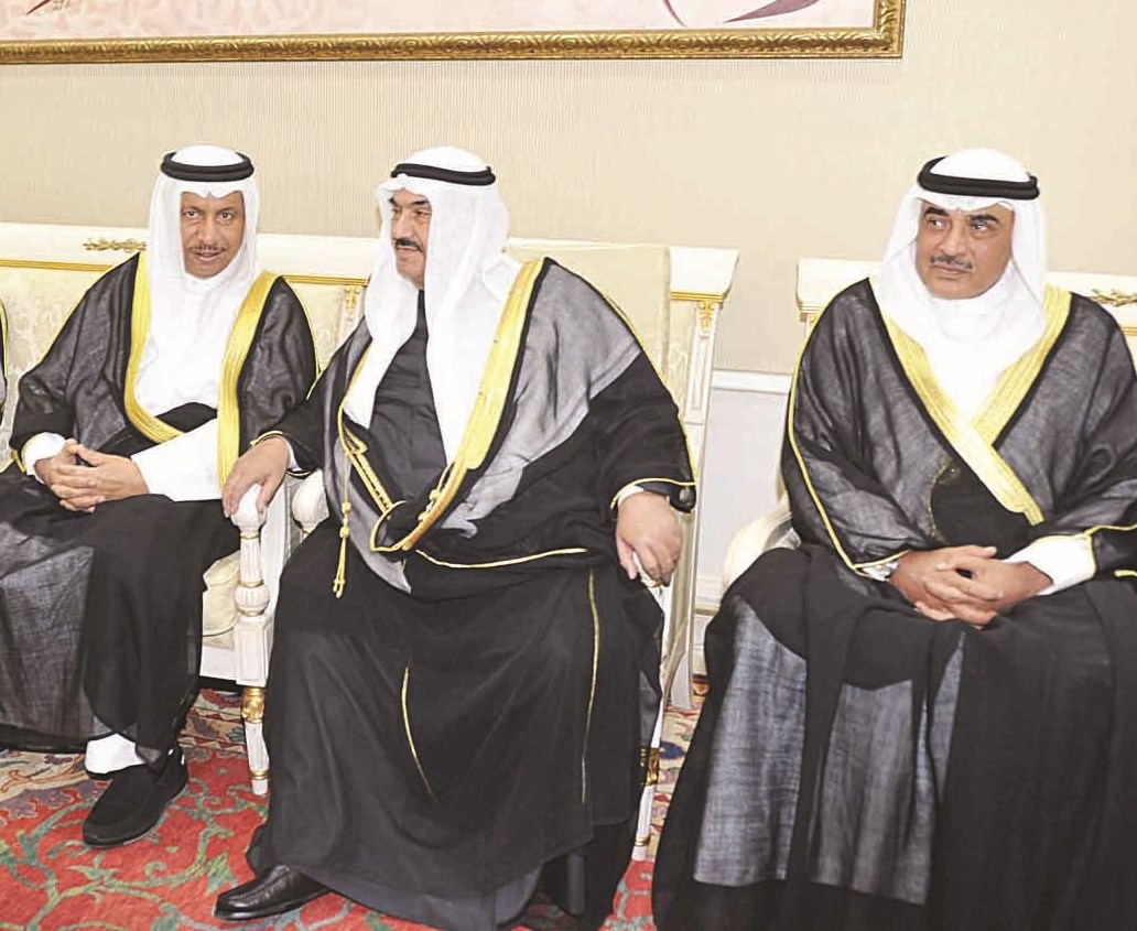 ناصر المحمد متوسطاً جابر المبارك وصباح الخالد