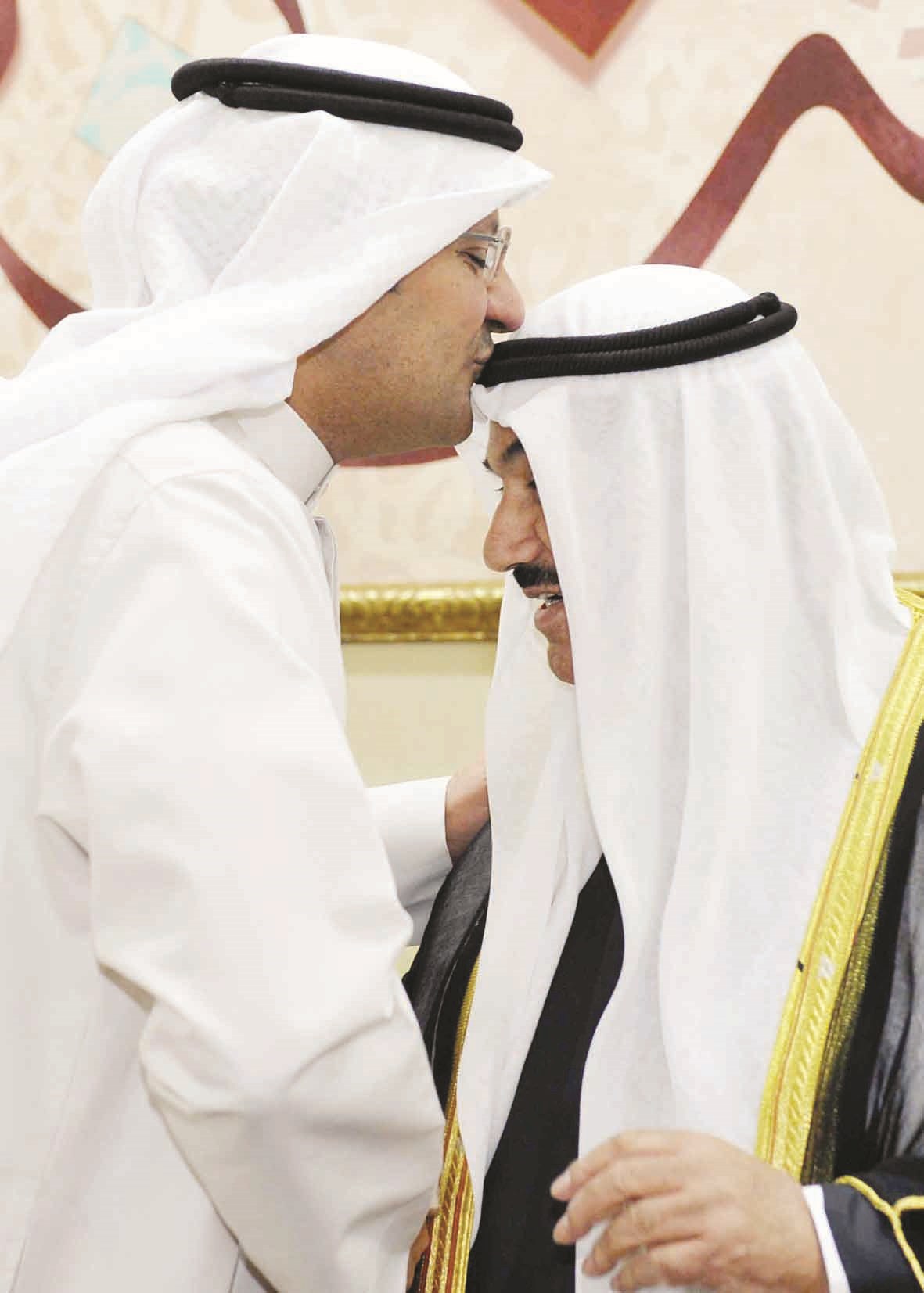 قبلة رأس من علي العبيدي