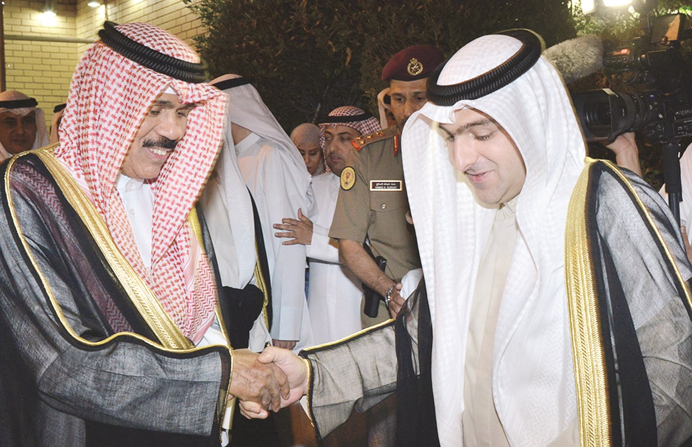 ياسر أبل مستقبلا ممثل سمو الأمير في جمعية المكفوفين