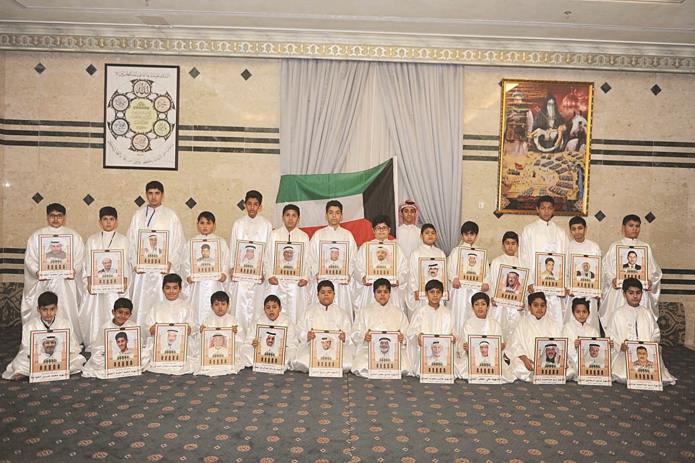 u0623u0628u0646u0627u0621 u0627u0644u0634u0647u062fu0627u0621 u064au0639u0631u0636u0648u0646 u0635u0648u0631u0647u0645 u0641u064a u0630u0643u0631u0627u0647u0645 u0627u0644u0623u0648u0644u0649 (u062au0635u0648u064au0631 u0646u0648u0631 u0647u0646u062fu0627u0648u064a)