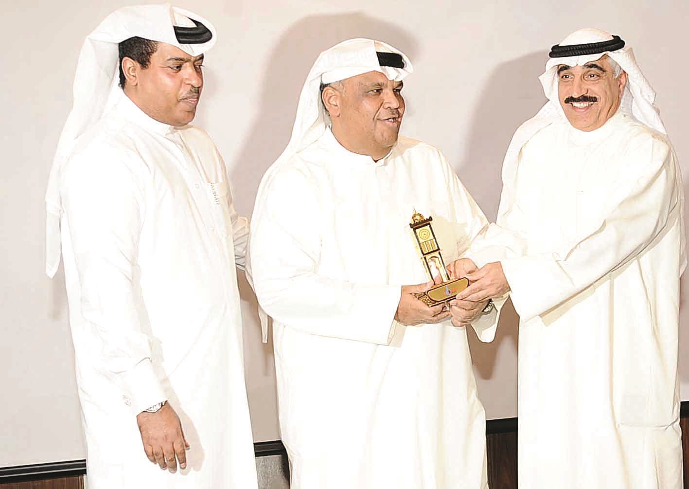 نبيل شعيل مكرّماً