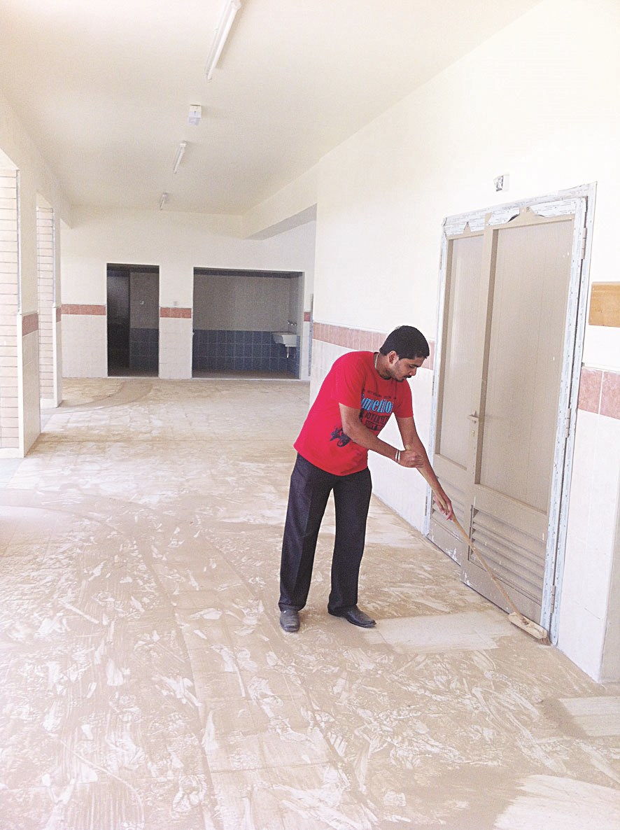 تحديد دوام عمال التنظيف في نهاية أغسطس