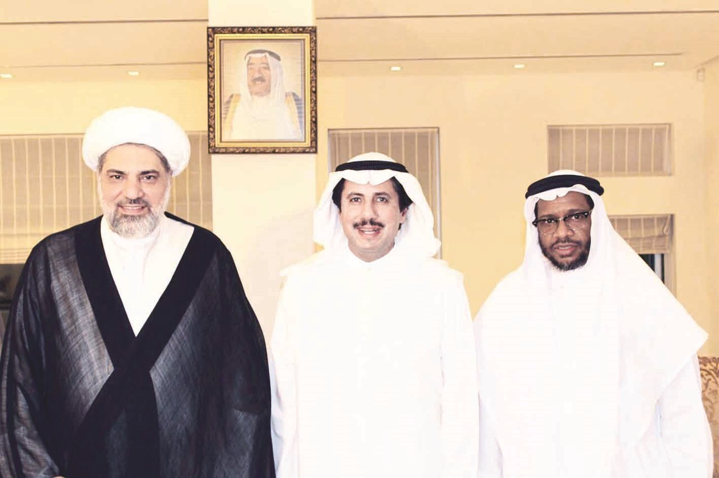 u0639u0632u0627u0645 u0627u0644u0635u0628u0627u062d u064au062au0648u0633u0637 u0627u062bu0646u064au0646 u0645u0646 u0631u062cu0627u0644 u0627u0644u062fu064au0646 u0627u0644u0628u062du0631u064au0646u064au064au0646 u062eu0644u0627u0644 u0632u064au0627u0631u062au0647u0645 u0644u0647