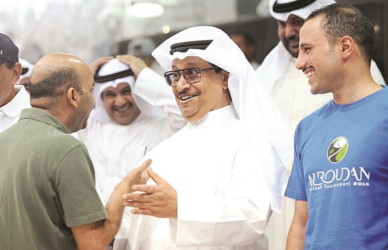 حوار ضاحك بين جابر المبارك والفنان طارق العلي