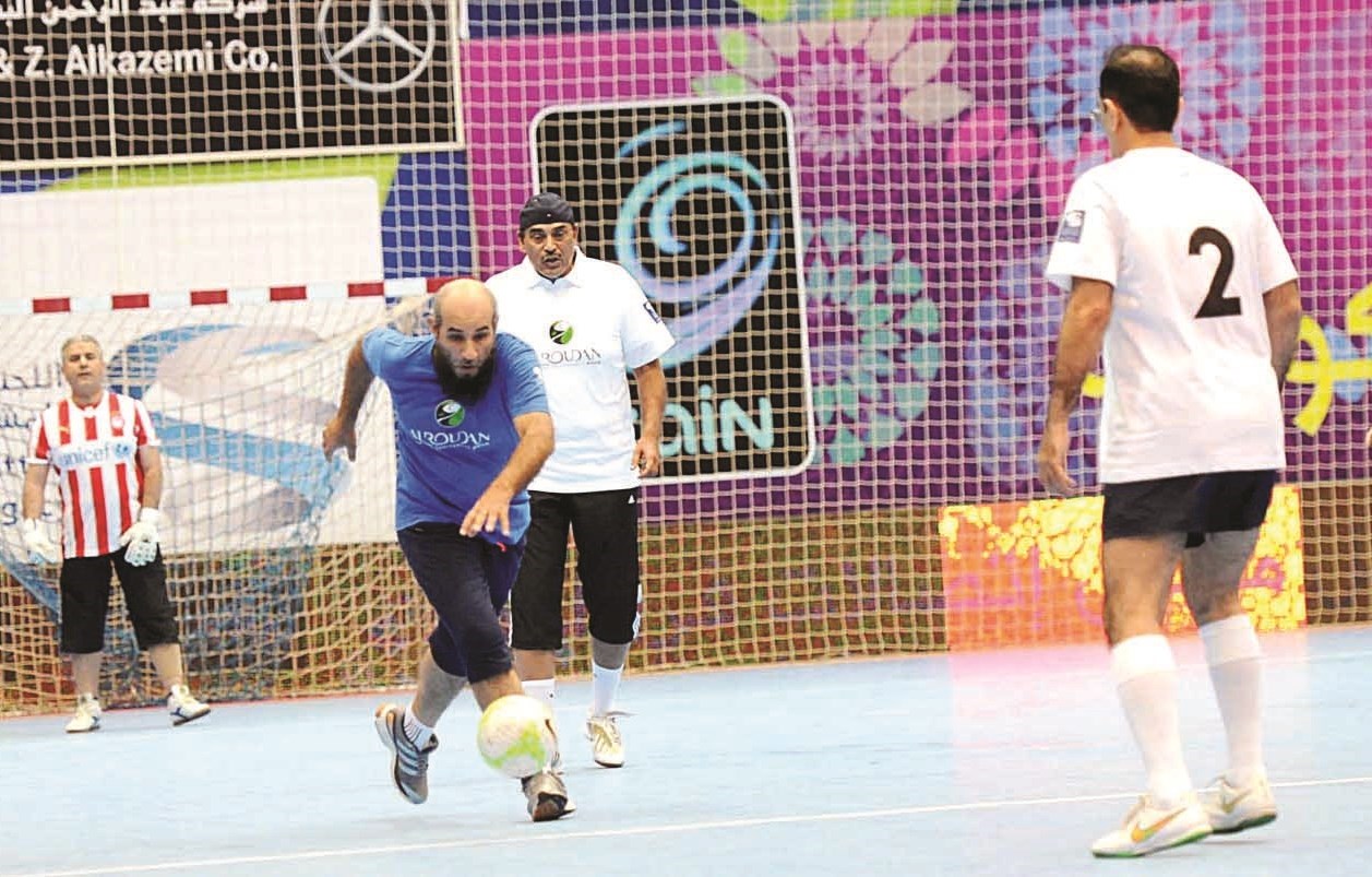 علام الكندري يرد كرة الحكومة عن مرمى النواب