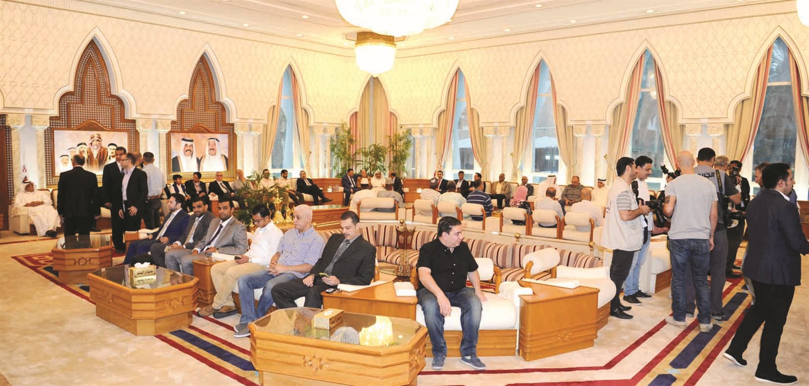 جانب من الحضور في ديوان الميلم (تصوير طارق عزالدين)