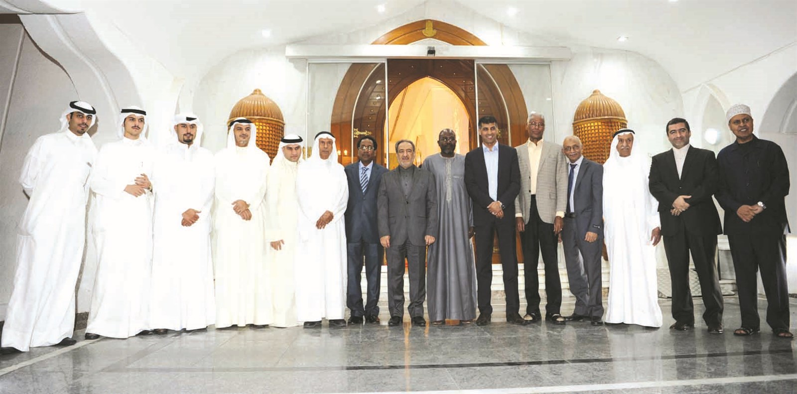 سفراء وديبلوماسيون بين الحضور