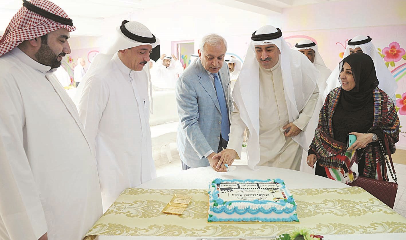 u0627u0644u0639u064au0633u0649 u0645u0634u0627u0631u0643u0627u064b u0641u064a u0642u0637u0639 u0642u0627u0644u0628 u062du0644u0648u0649 (u062au0635u0648u064au0631 u0646u0627u064au0641 u0627u0644u0639u0642u0644u0629)