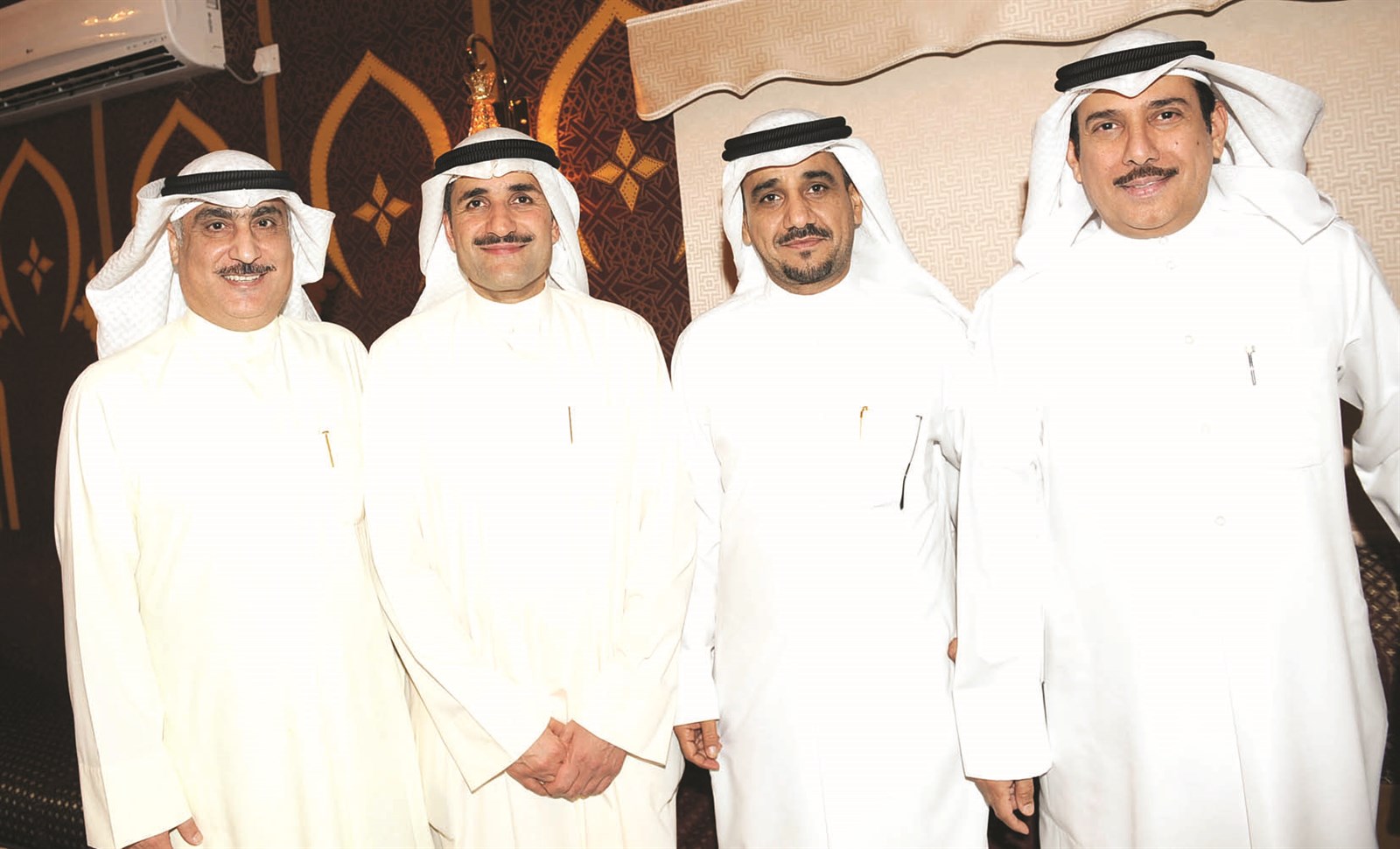 اللواء معرفي والعميد الهاجري والعبدالله في لقطة مع الزميل منصور الشمري