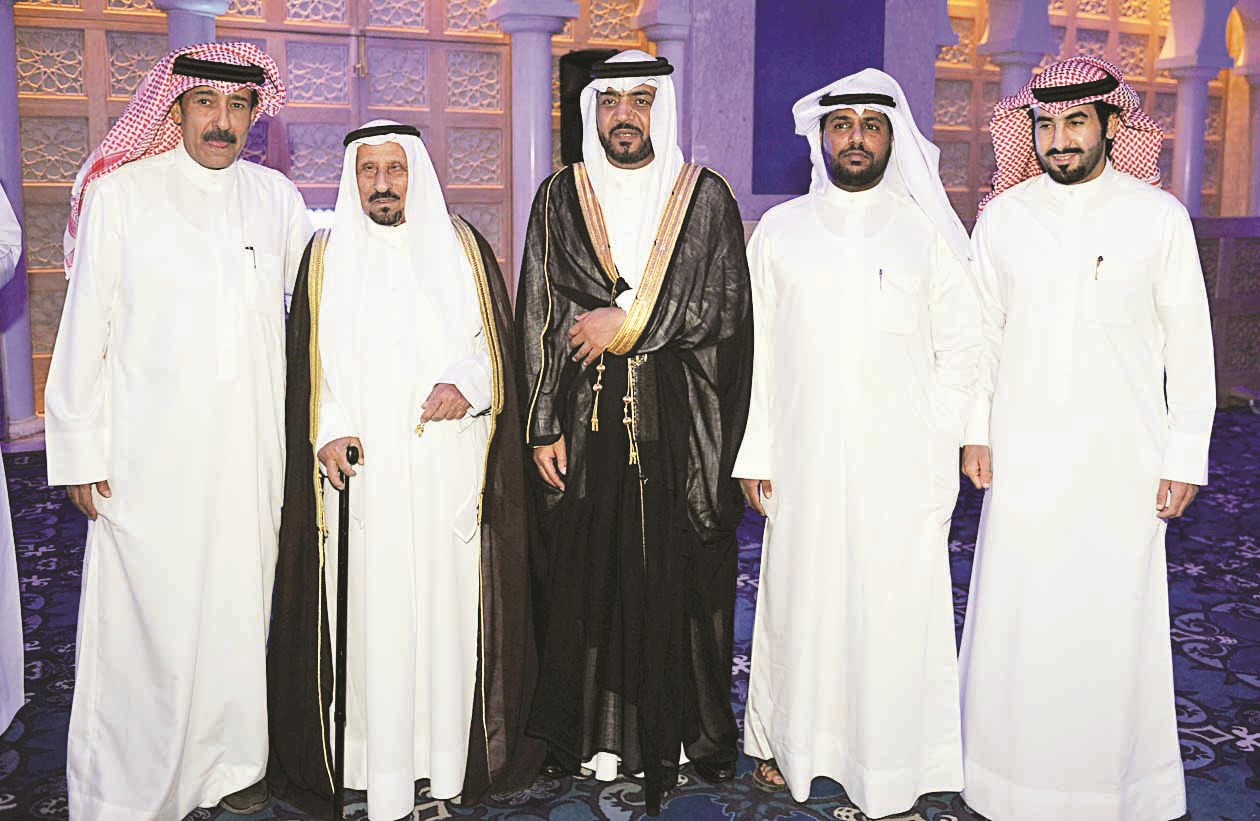 u0627u0644u0634u064au0628u0629 u0648u0646u0627u0626u0628 u0627u0644u0633u0641u064au0631 u0627u0644u0633u0639u0648u062fu064a u064au062au0648u0633u0651u0637u0627u0646 u0627u0644u0645u062fu0639u0648u064au0646 (u062au0635u0648u064au0631 u0637u0627u0631u0642 u0639u0632u0627u0644u062fu064au0646)