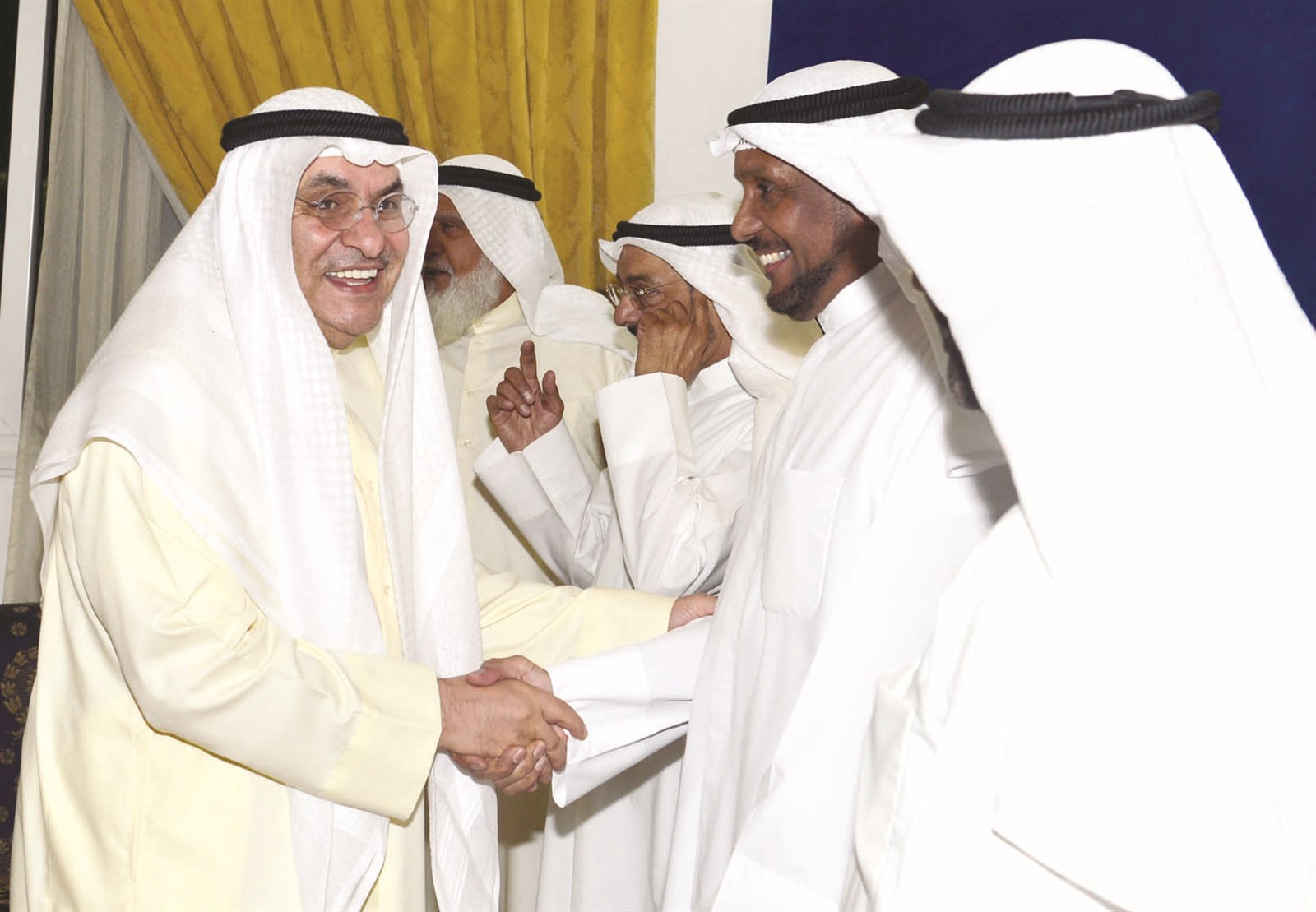 محمد الصقر يهنئ