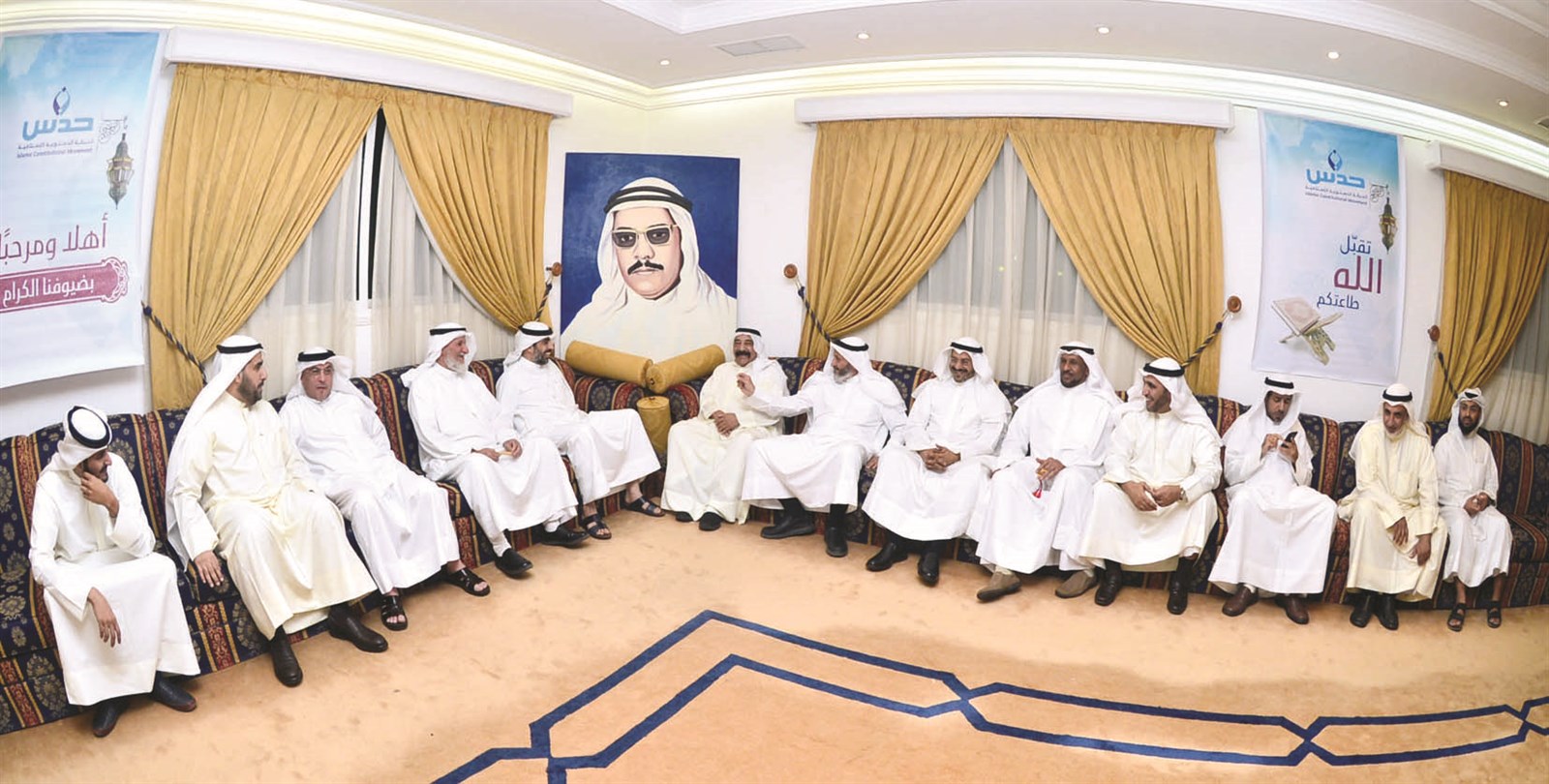 جانب من المهنئين