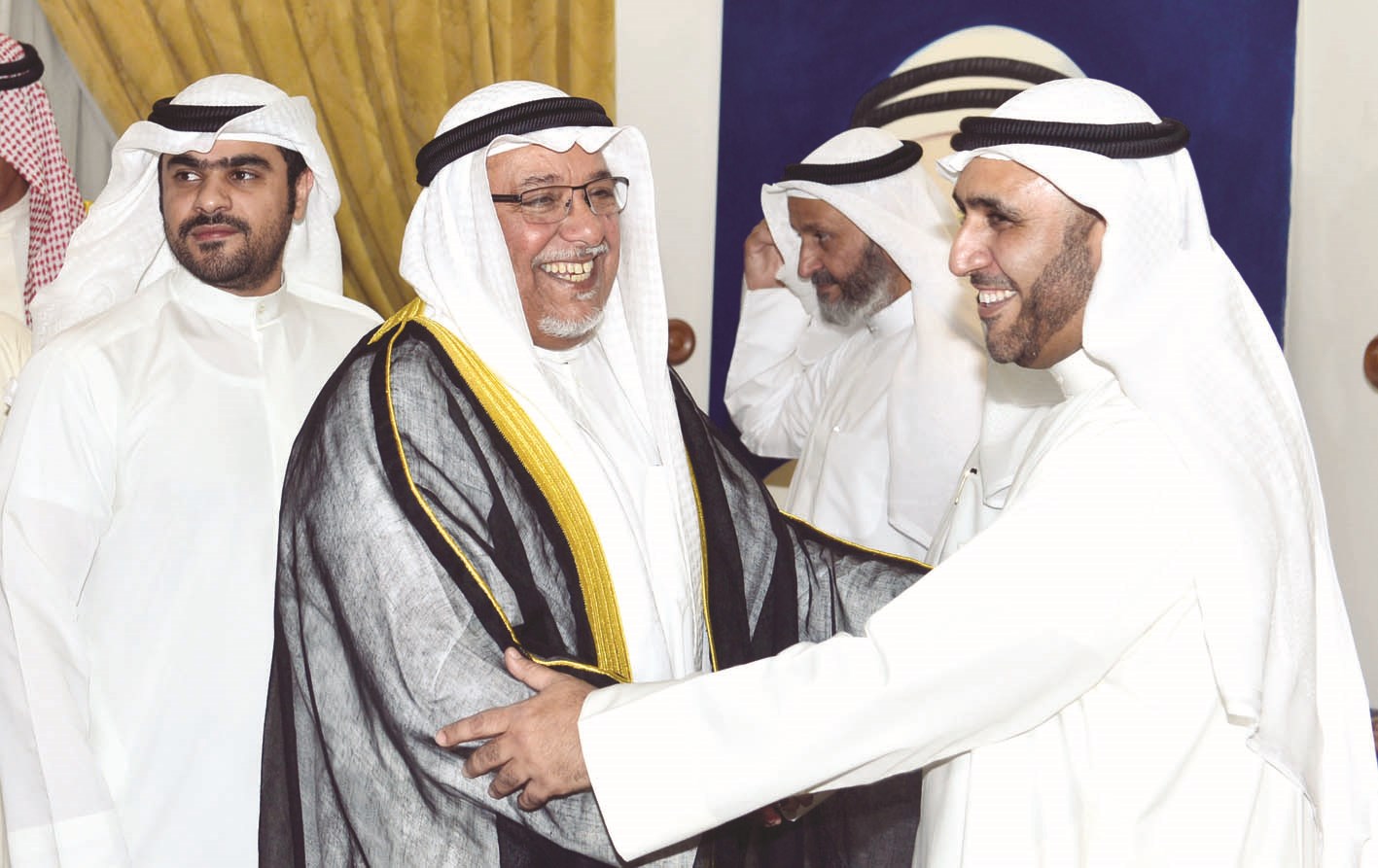 علي الجراح يقدم التهاني