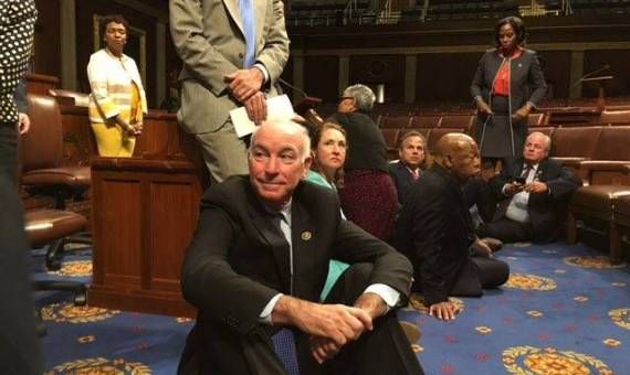 u0627u0644u0646u0648u0627u0628 u0627u0644u062fu064au0645u0642u0631u0627u0637u064au0648u0646 u064au062du062au062cu0648u0646 u062fu0627u062eu0644 u0627u0644u0645u062cu0644u0633 u0639u0644u0649 u0639u062fu0645 u0627u062au062eu0627u0630 u0623u064a u0625u062cu0631u0627u0621u0627u062a u0644u0644u062du062f u0645u0646 u062du064au0627u0632u0629 u0627u0644u0623u0633u0644u062du0629 