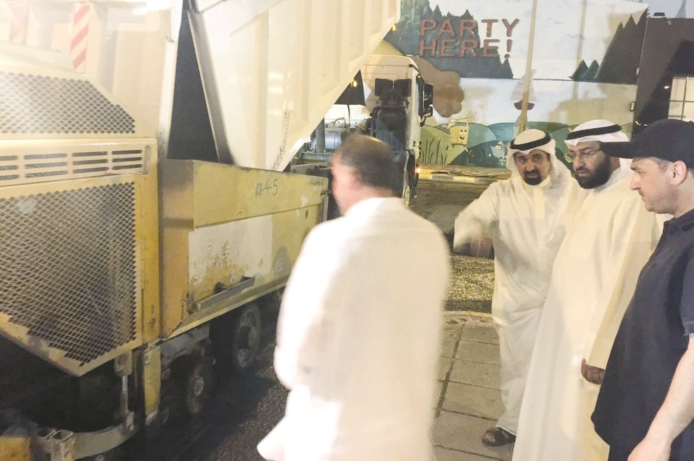 u0648u0632u064au0631 u0627u0644u0623u0634u063au0627u0644 u0627u0644u0639u0627u0645u0629 u064au0637u0644u0639 u0639u0644u0649 u0623u0639u0645u0627u0644 u0641u0631u0634 u0627u0644u0625u0633u0641u0644u062a