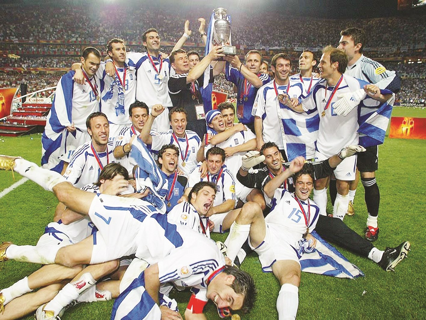 u0645u0646u062au062eu0628 u0627u0644u064au0648u0646u0627u0646 u062du0642u0642 u0627u0644u0645u0641u0627u062cu0623u0629 u0639u0646u062fu0645u0627 u062au0648u0651u062c u0628u0644u0642u0628 u00abu064au0648u0631u0648 2004u00bb