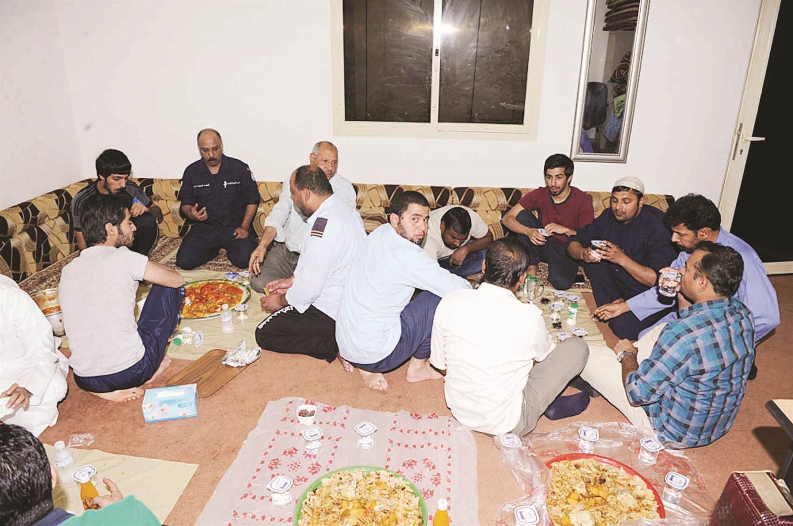 u0639u0644u0649 u0623u062du0631 u0645u0646 u0627u0644u062cu0645u0631 u064au062au0646u0627u0648u0644u0648u0646 u0641u0637u0648u0631u0647u0645 (u062au0635u0648u064au0631 u0646u0627u064au0641 u0627u0644u0639u0642u0644u0629)