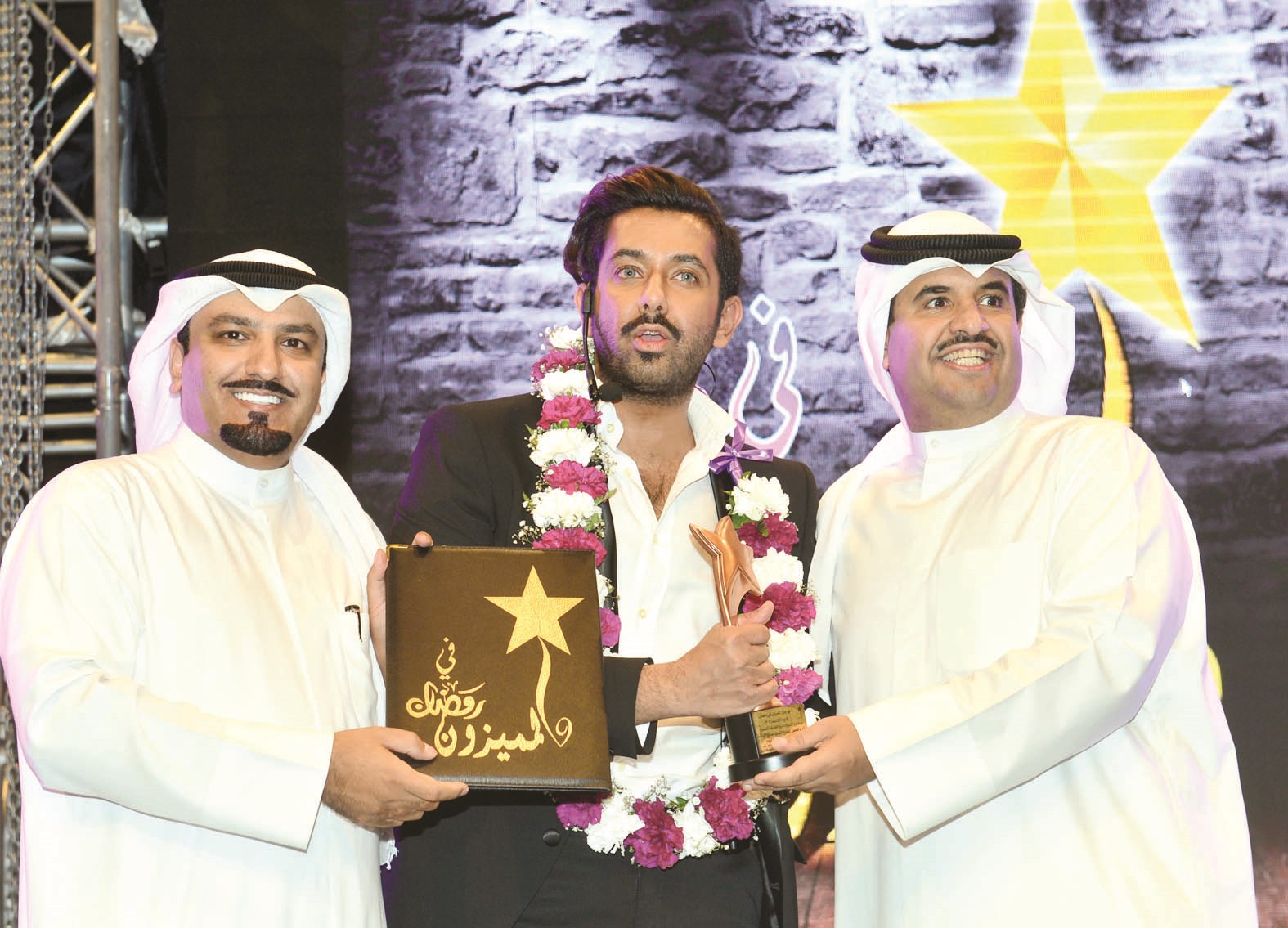 صالح الراشد يتسلم جائزة أفضل قناة كويتية عن شاشة «الراي»