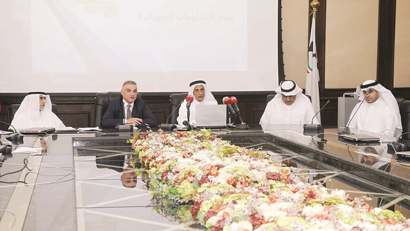 u0627u0644u0639u062cu0645u064a u0648u0627u0644u062au0642u064a u062eu0644u0627u0644 u0627u0644u0645u0624u062au0645u0631 u0627u0644u0635u062du0627u0641u064a (u062au0635u0648u064au0631 u0633u0639u062f u0647u0646u062fu0627u0648u064a)