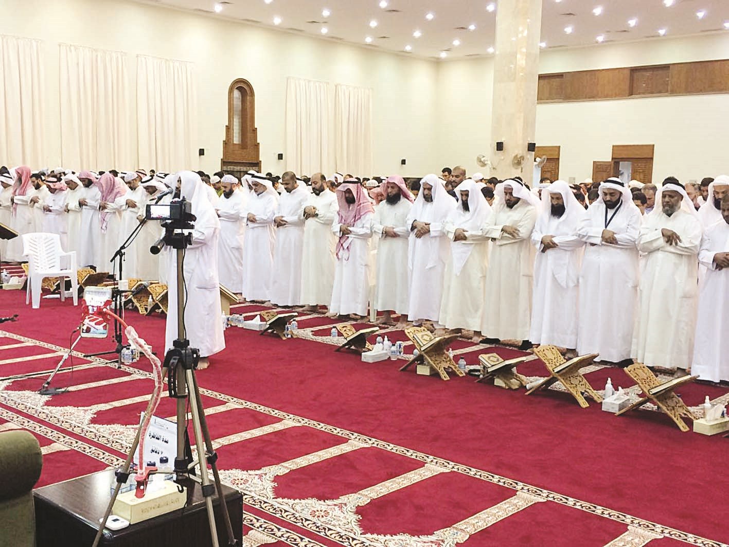 u062cu0627u0646u0628 u0645u0646 u062cu0645u0648u0639 u0627u0644u0645u0635u0644u064au0646