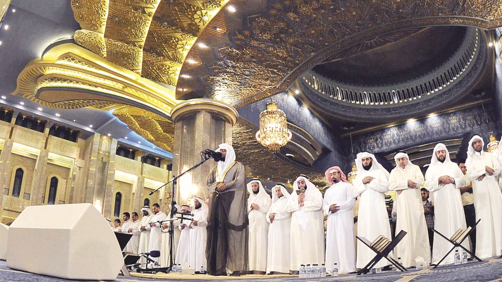 أجواء إيمانية في تحفة معمارية