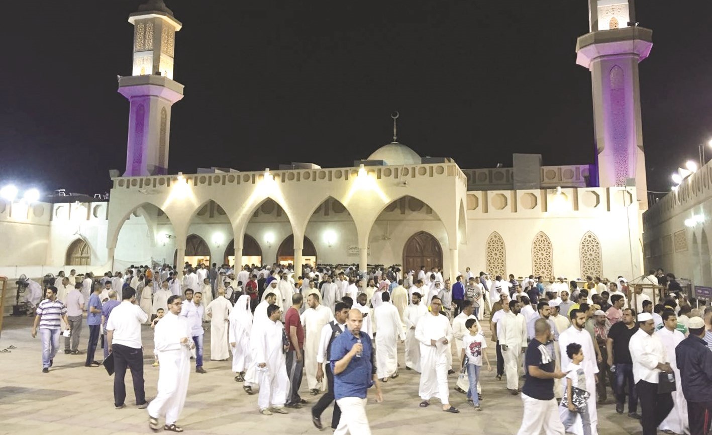 u0627u0644u0645u0635u0644u0648u0646 u0639u0642u0628 u0641u0631u0627u063au0647u0645 u0645u0646 u0623u062fu0627u0621 u0627u0644u0635u0644u0627u0629 u0628u0623u062du062f u0627u0644u0645u0631u0627u0643u0632