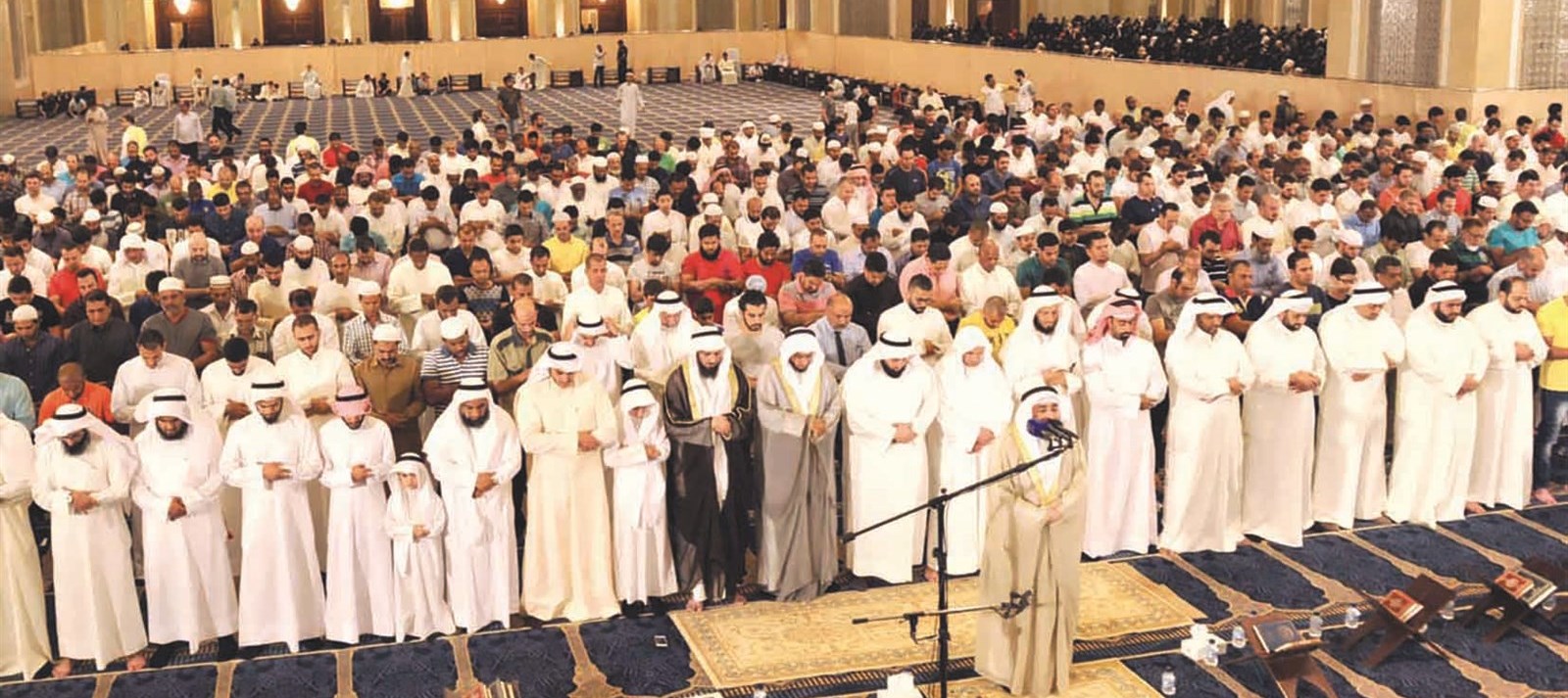 u0641u0647u062f u0627u0644u0643u0646u062fu0631u064a u064au0624u0645 u0627u0644u0645u0635u0644u064au0646 u0641u064a u0627u0644u0631u0643u0639u0627u062a u0627u0644u0623u0631u0628u0639 u0627u0644u0623u0648u0644u0649... u0642u0628u064au0644 u0627u0643u062au0645u0627u0644 u0635u0641u0648u0641 u0627u0644u0645u0635u0644u064au0646 (u062au0635u0648u064au0631 u0633u0639u062f u0647u0646u062fu0627u0648u064a)