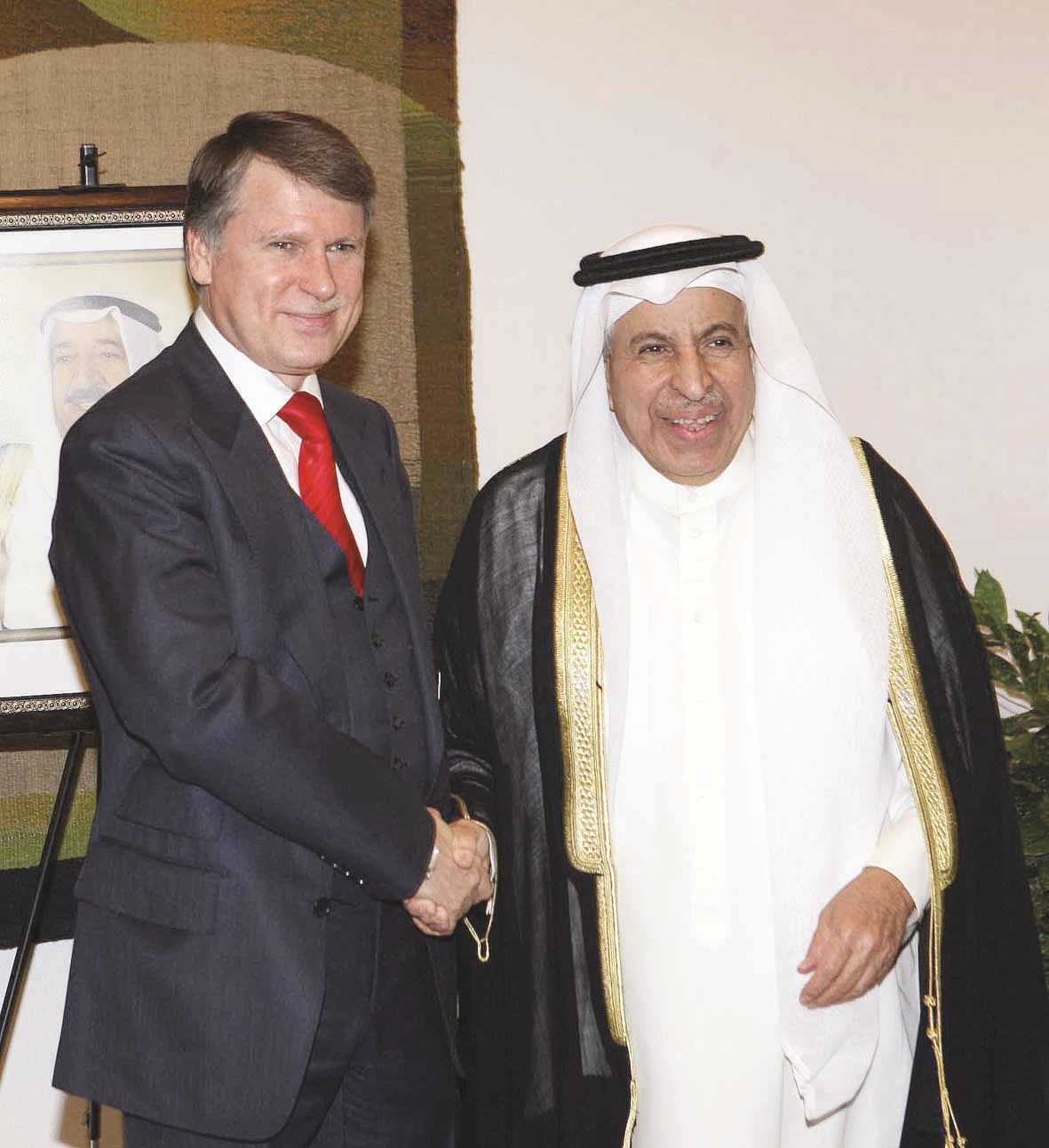 السفير سولوماتين والسفير السعودي عبدالعزيز الفايز