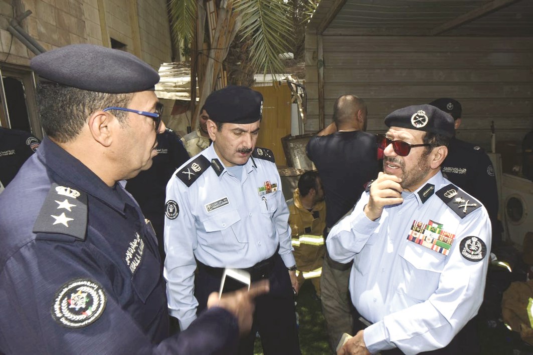 قيادات «الإطفاء» في أرض الحدث