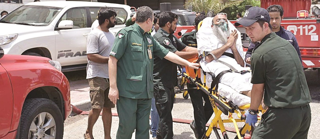 إسعاف أحد المصابين