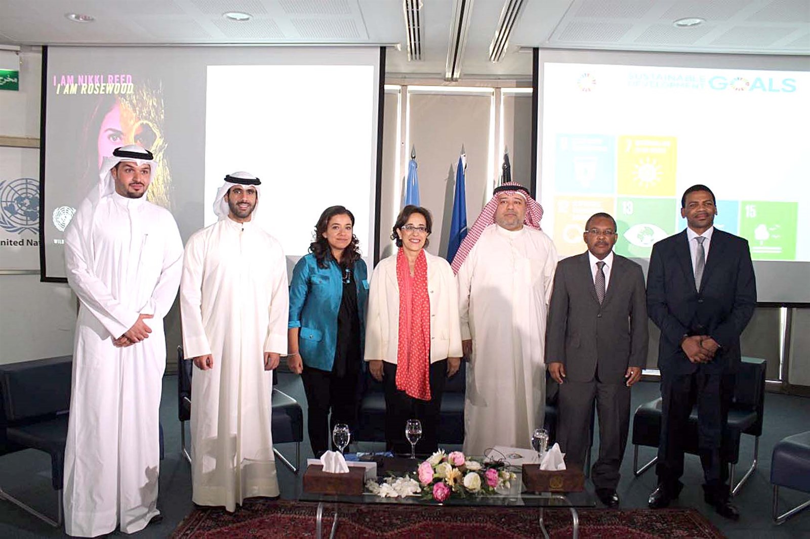 u0645u0647u062fu064a u0648u0628u0646 u062cu0627u0644u0648u0646 u0648u0639u062fu062f u0645u0646 u0627u0644u062du0636u0648u0631